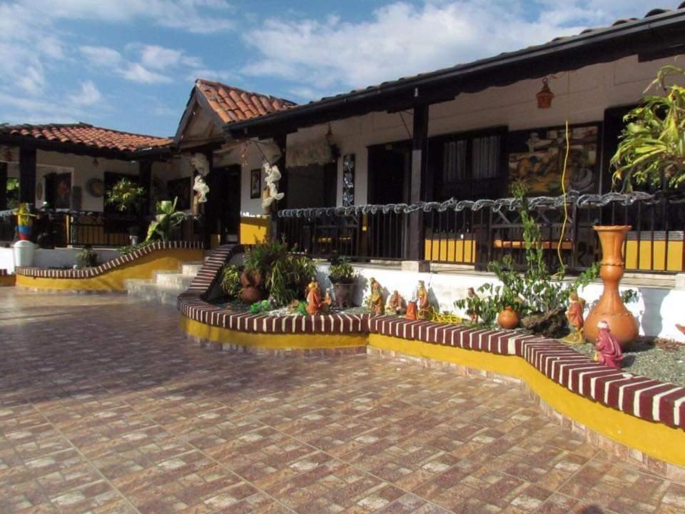 Finca Hotel La Quinta De Torrione كويمبايا المظهر الخارجي الصورة
